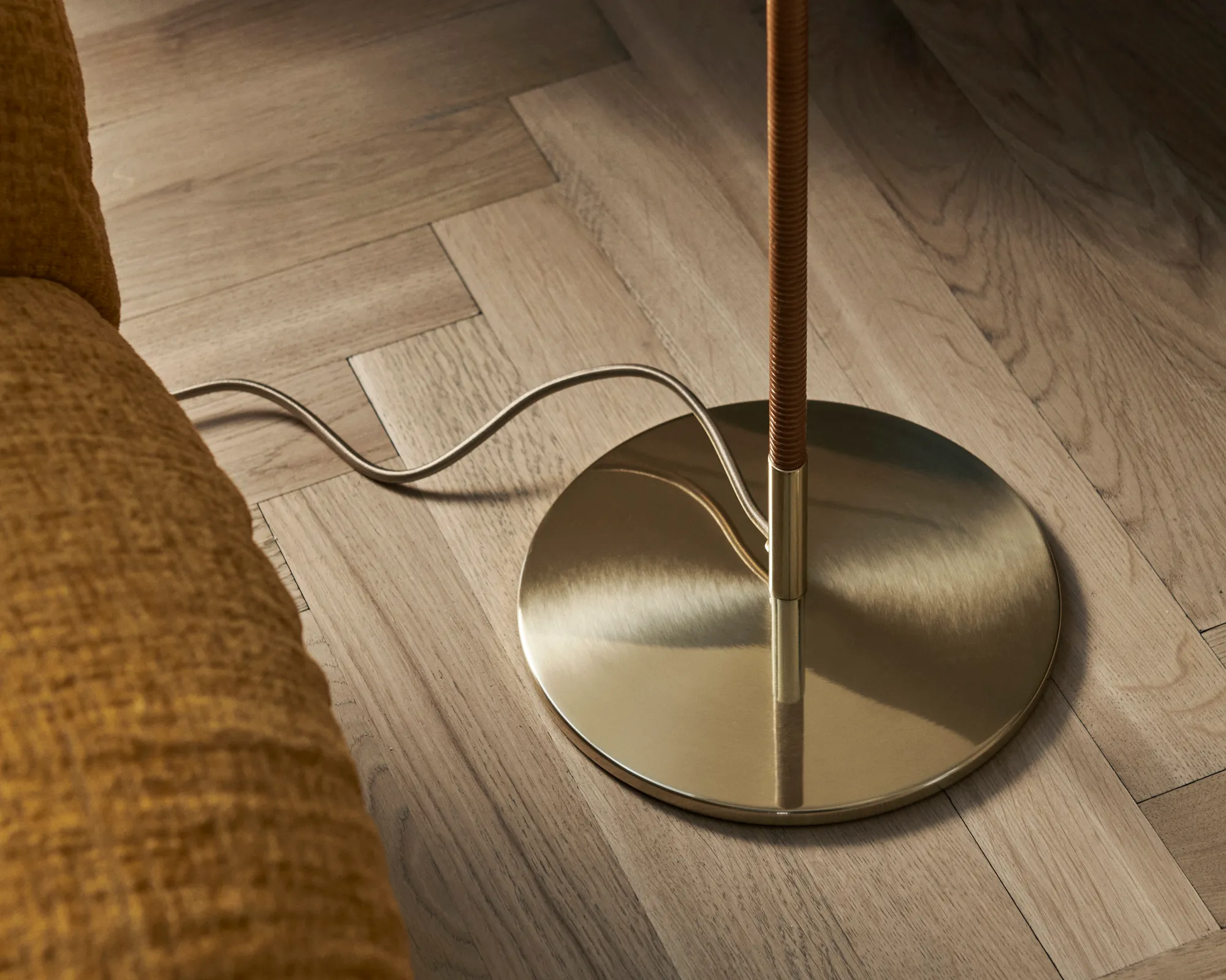 9602 Floor Lamp, Canvas