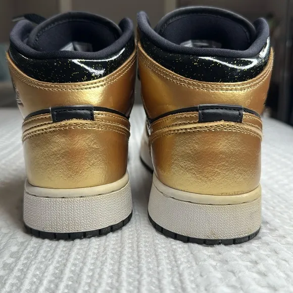 Air Jorden 1 Mid SE Glitter Metallic Gold GS Sneaker Size 6Y