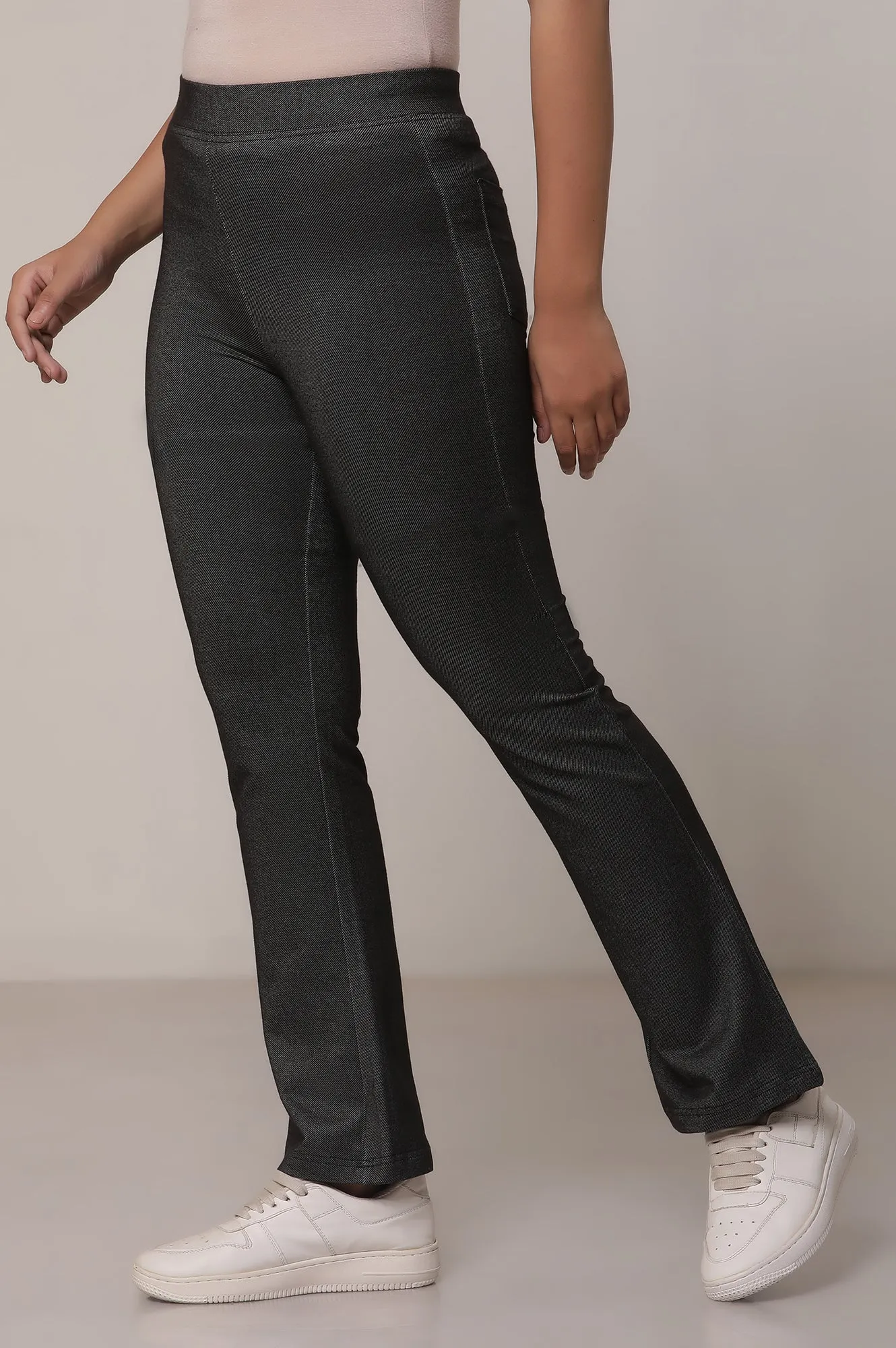 Black Solid Cotton Blend Flarred Pants