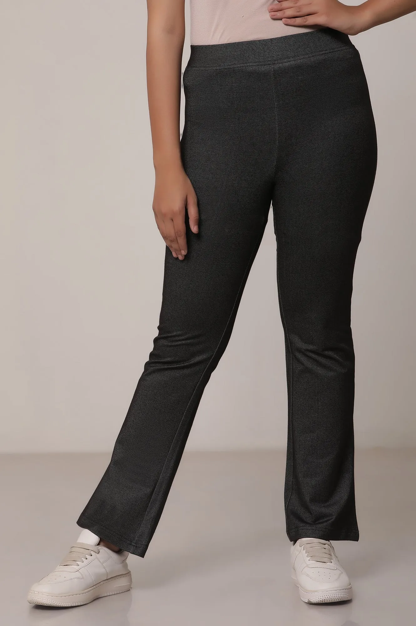 Black Solid Cotton Blend Flarred Pants