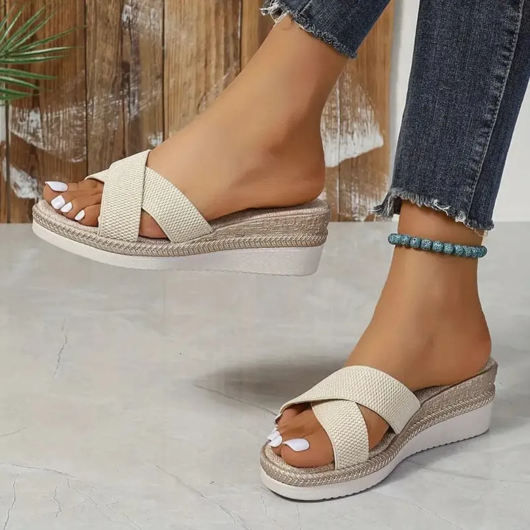 Comfortable Woven Criss-Cross Platform Sandals for Women