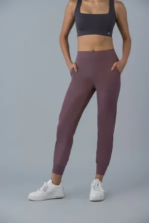 Easy Joggers in Plum