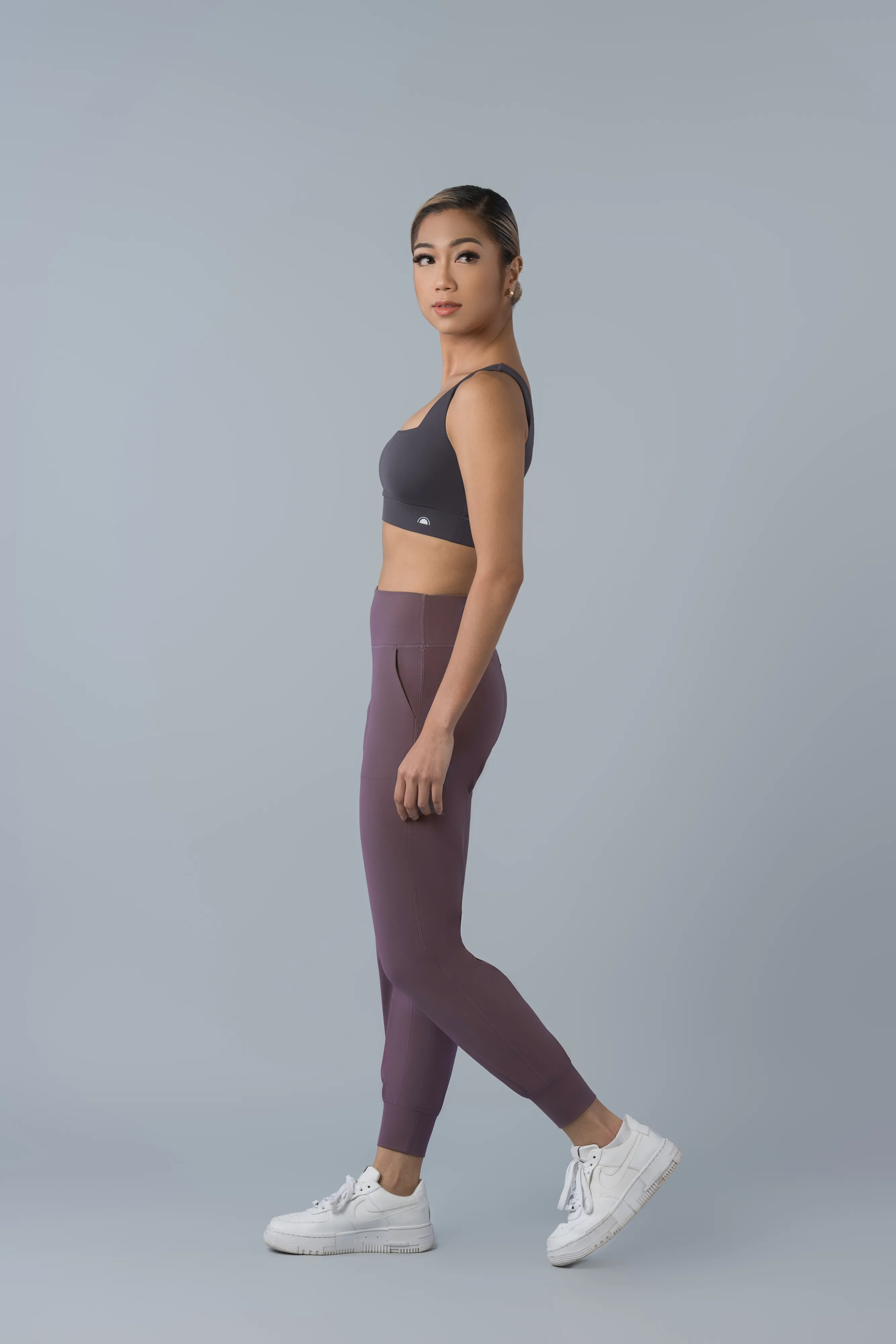 Easy Joggers in Plum
