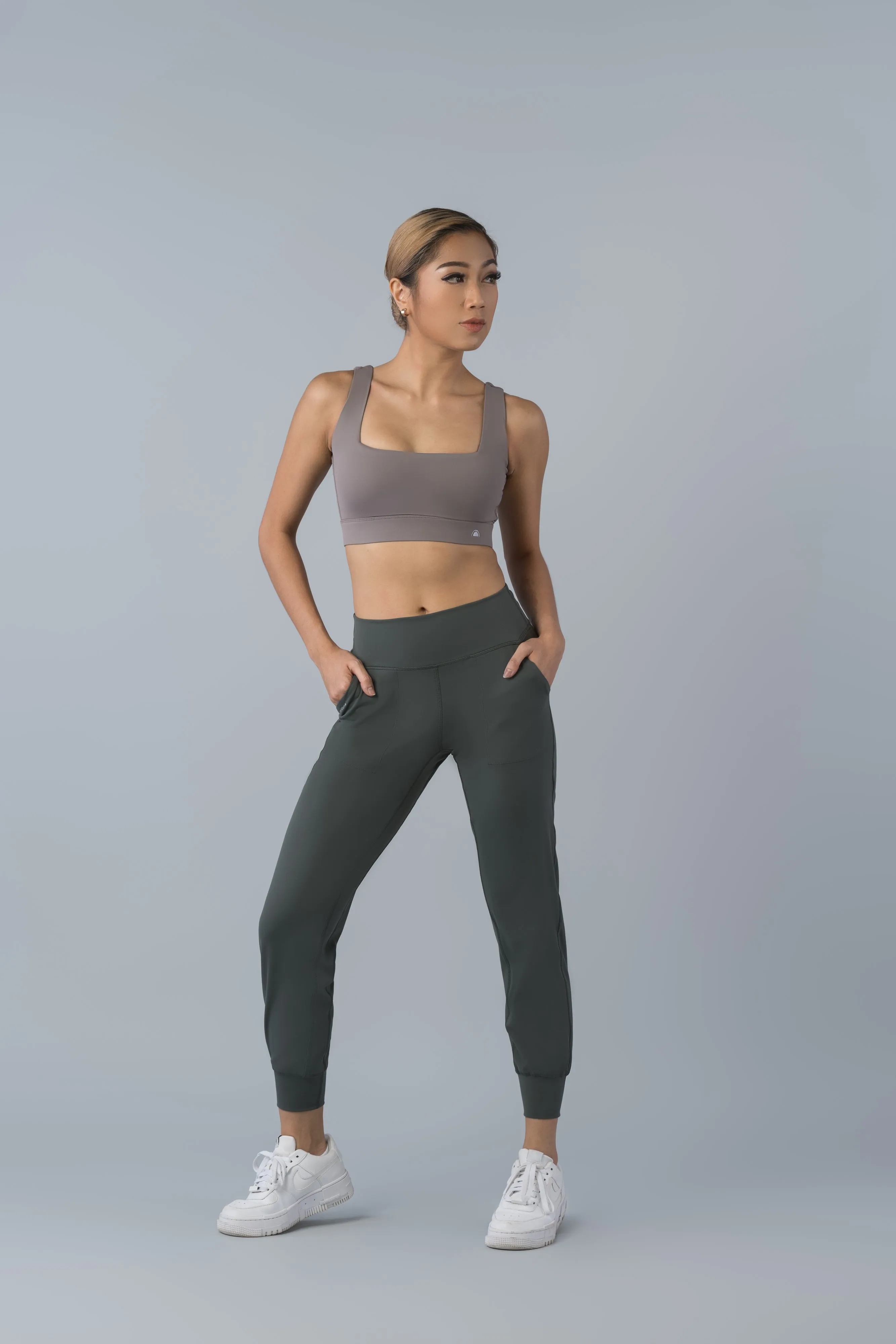 Easy Joggers in Thyme