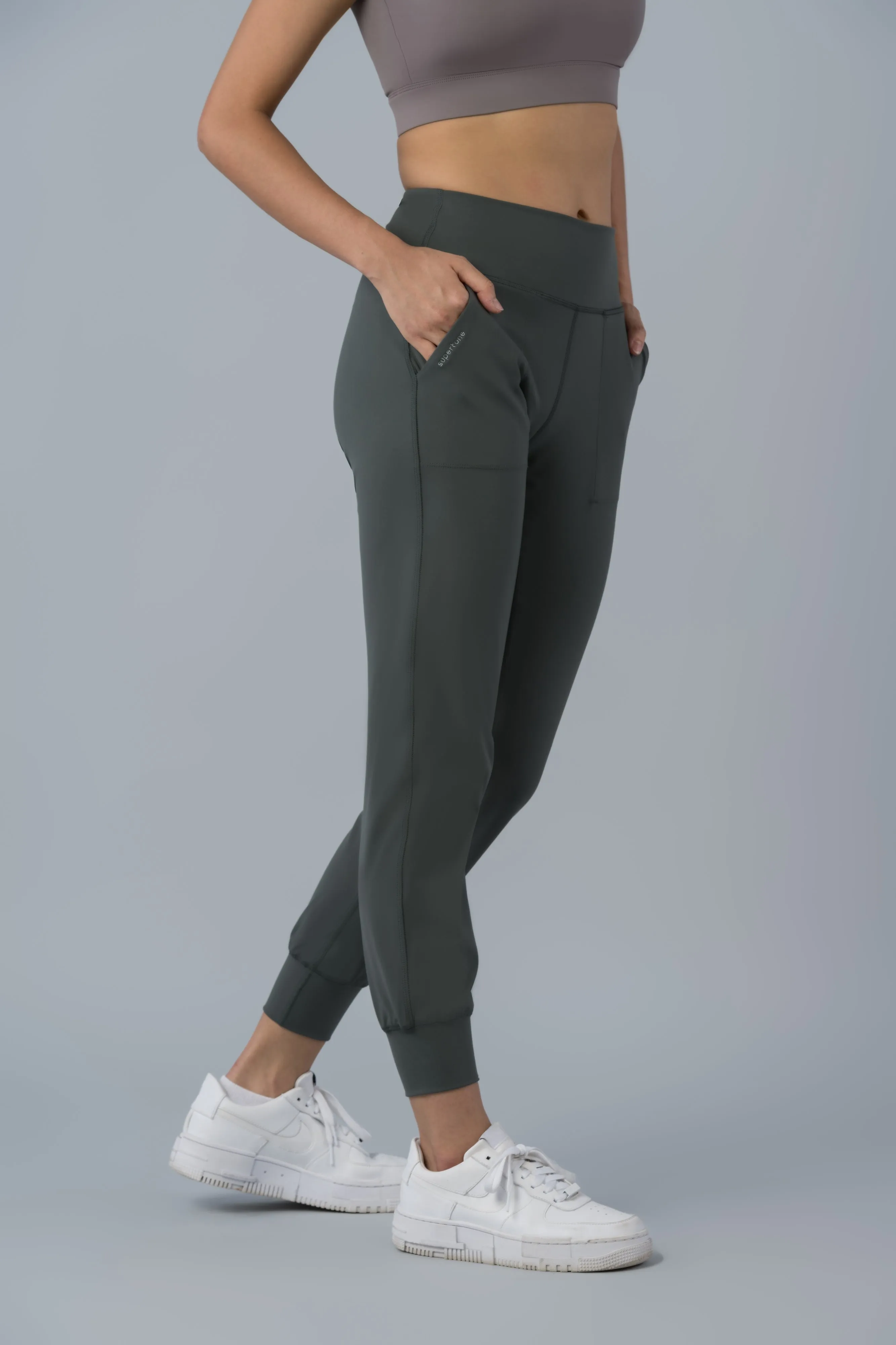 Easy Joggers in Thyme