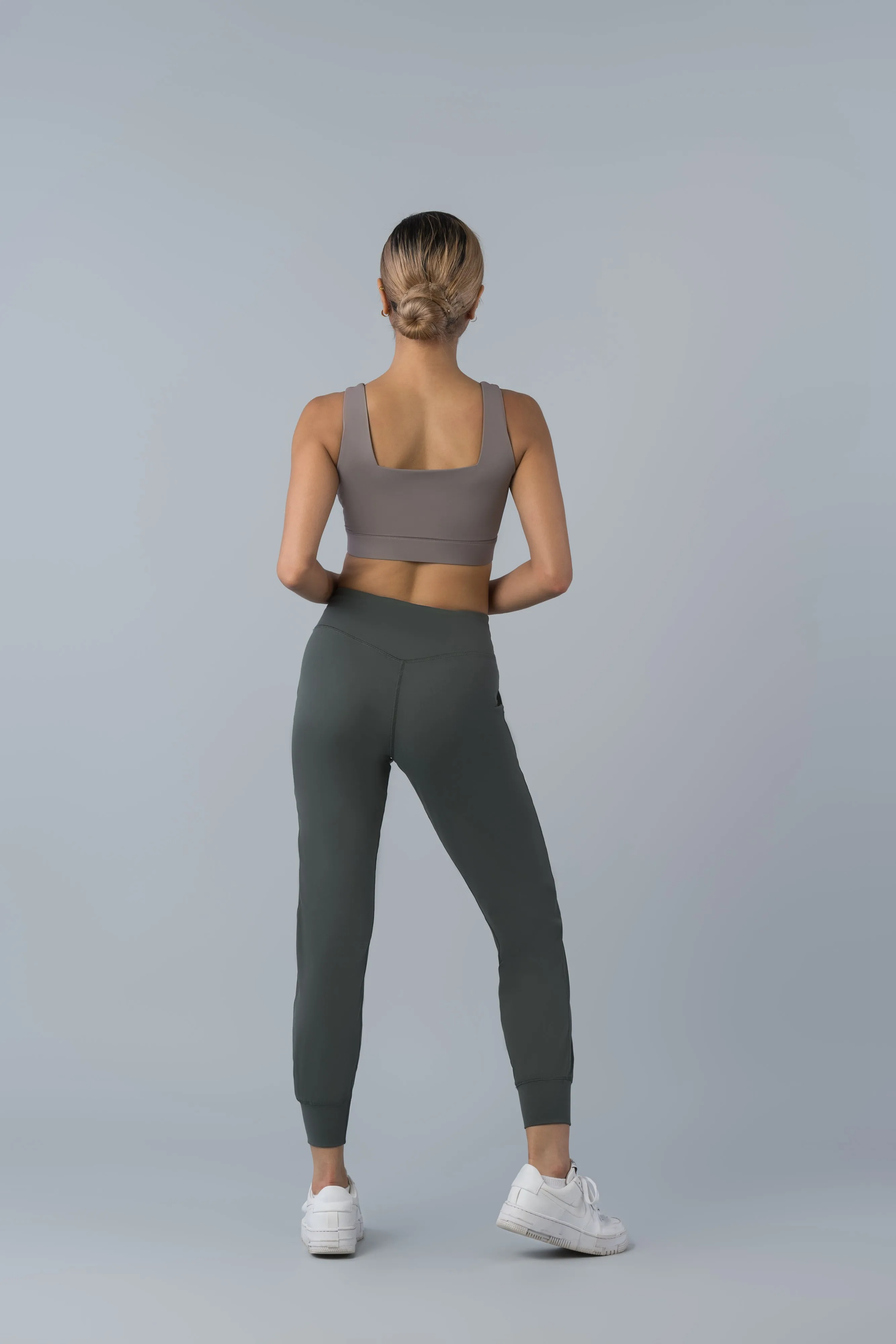 Easy Joggers in Thyme