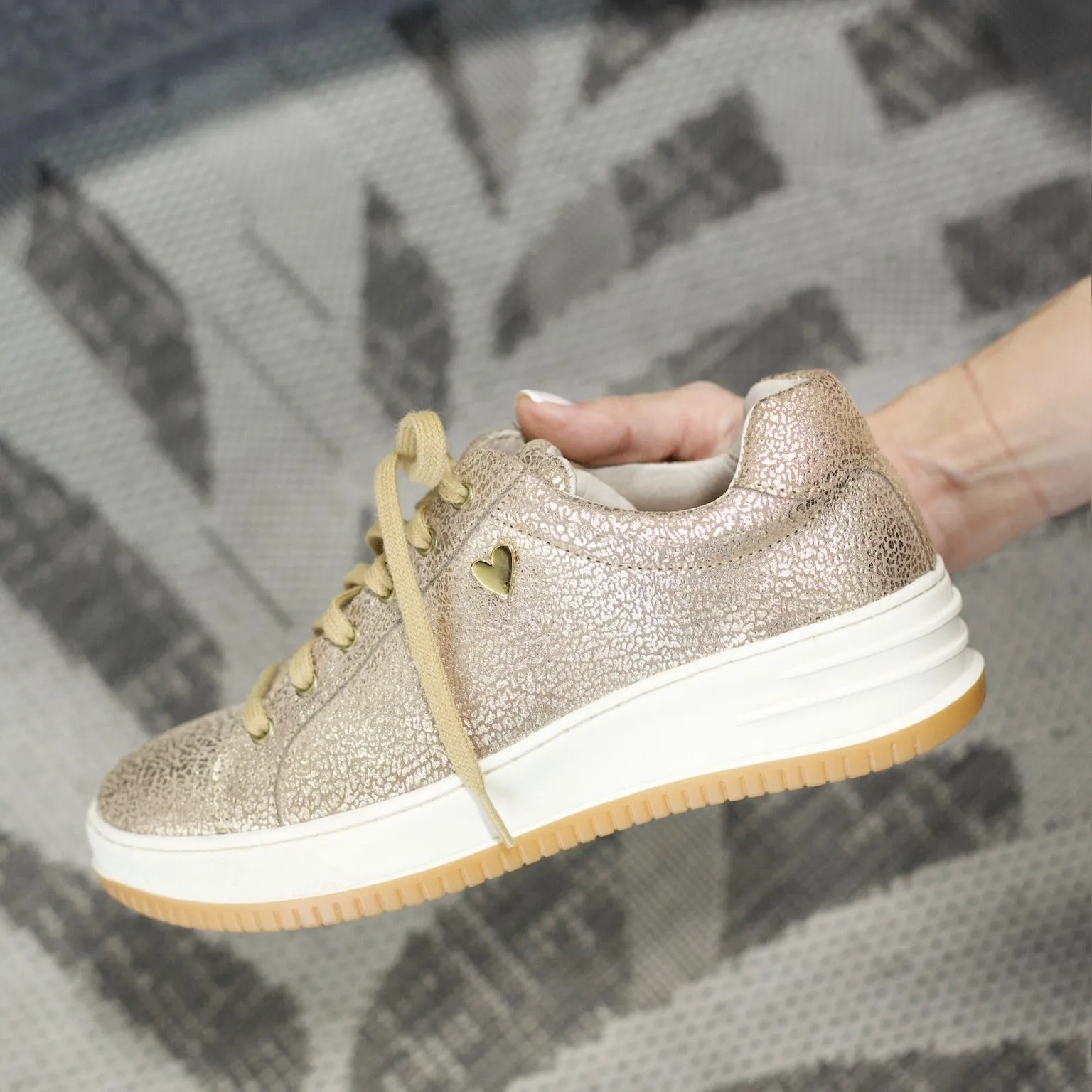 Shanty Sneakers - Gold